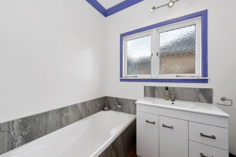 Photo of property in 239 Cambridge Road, Hillcrest, Hamilton, 3216