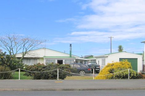 Photo of property in 312 Port Road, Whangamata, 3620