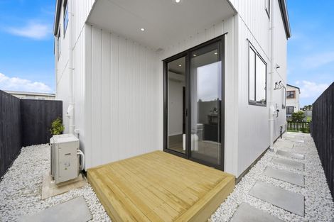 Photo of property in 6 Sails Road, Hobsonville, 0616