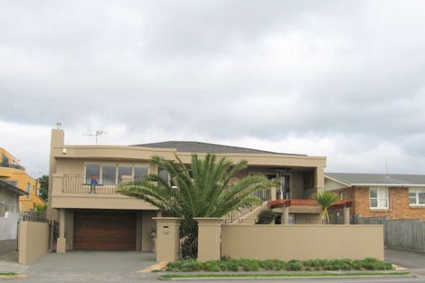 Photo of property in 130 Marine Parade, Mount Maunganui, 3116