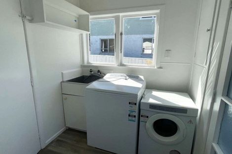 Photo of property in 43 Hilling Street, Titirangi, Auckland, 0604