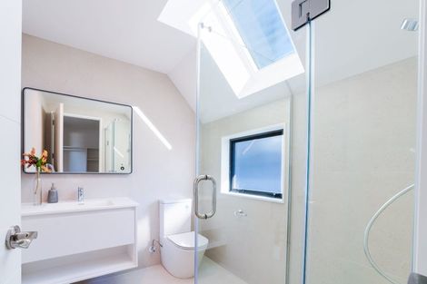 Photo of property in 71b Seaview Road, Castor Bay, Auckland, 0620