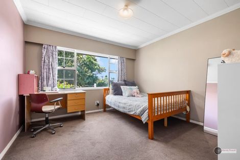 Photo of property in 28 Gurney Road, Kelson, Lower Hutt, 5010