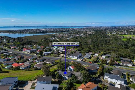 Photo of property in 44 West Harbour Drive, West Harbour, Auckland, 0618