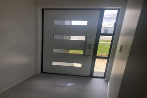 Photo of property in 9 Davey Crescent, Orewa, 0931