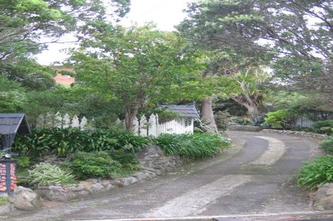 Photo of property in 26 Kinapori Terrace, Newlands, Wellington, 6037