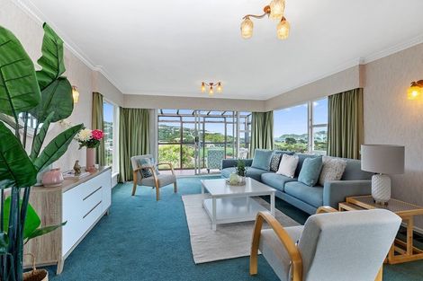 Photo of property in 30 Westview Grove, Miramar, Wellington, 6022