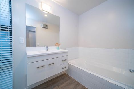 Photo of property in 17 Handley Crescent, Wigram, Christchurch, 8042