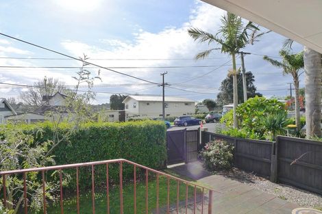 Photo of property in 3/6 Corrella Road, Belmont, Auckland, 0622