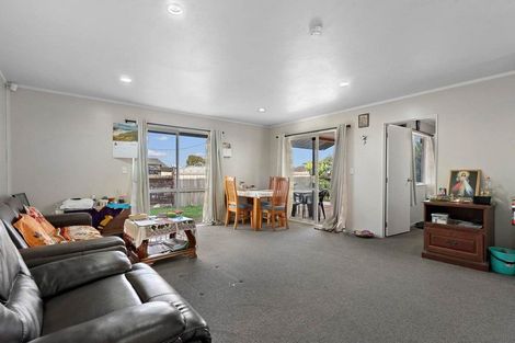 Photo of property in 6a Stella Place, Manurewa, Auckland, 2102