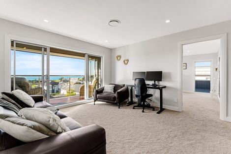 Photo of property in 33 Te Oneroa Way, Long Bay, Auckland, 0630