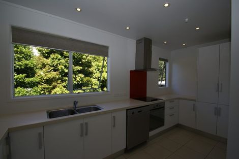 Photo of property in 2/19 Erica Road, Sunnynook, Auckland, 0620