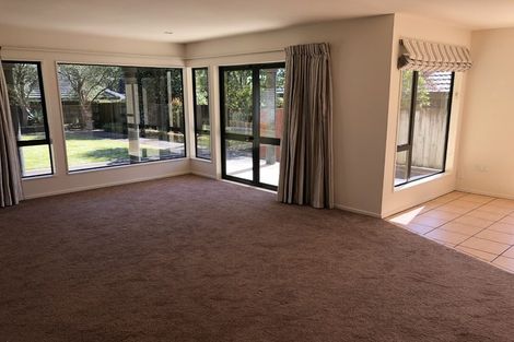 Photo of property in 32 Kilkenny Place, Fitzherbert, Palmerston North, 4410