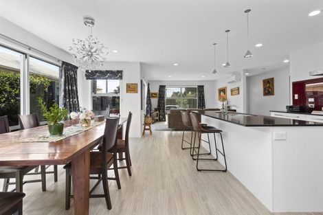 Photo of property in 41 Sandwich Road, St Andrews, Hamilton, 3200