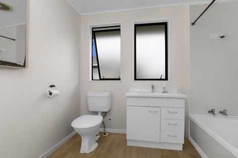 Photo of property in 2/63 Palmers Road, Clendon Park, Auckland, 2103