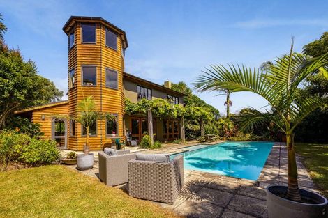 Photo of property in 7-9 Mace Terrace, Oakura, 4314