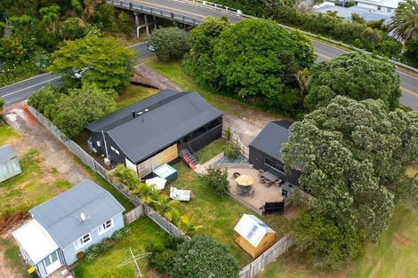 Photo of property in 5 Weranui Road, Waiwera, Orewa, 0994