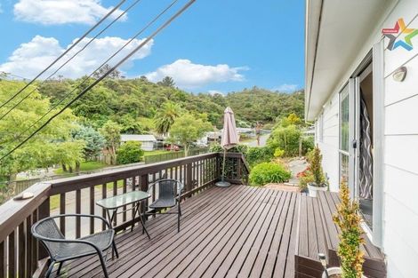 Photo of property in 4 John Street, Stokes Valley, Lower Hutt, 5019