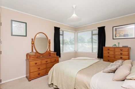 Photo of property in 15 Emlyn Place, Avondale, Christchurch, 8061