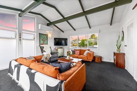 Photo of property in 56 Colwill Road, Massey, Auckland, 0614