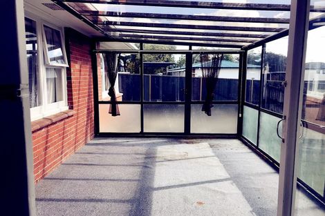 Photo of property in 74 Nikau Street, New Lynn, Auckland, 0600