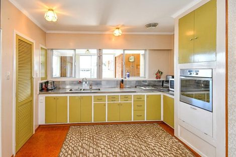 Photo of property in 11 Mcleod Road, Weymouth, Auckland, 2103