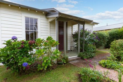 Photo of property in 3 Atkinson Street, Woodville, 4920