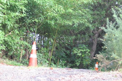 Photo of property in 4 Otitori Bay Road, Titirangi, Auckland, 0604