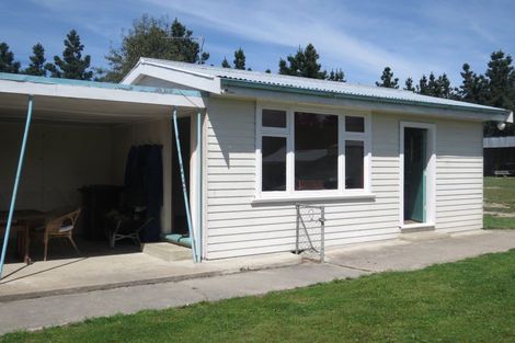 Photo of property in 420 Dunrobin Road, Fuchsia Creek, Oamaru, 9491