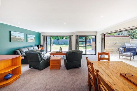 Photo of property in 15 Ashburn Lane, Awapuni, Palmerston North, 4412