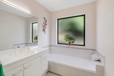 Photo of property in 99 Waldorf Crescent, Orewa, 0931