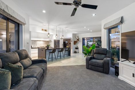 Photo of property in 43 Oceania Sands Way, Papamoa Beach, Papamoa, 3118