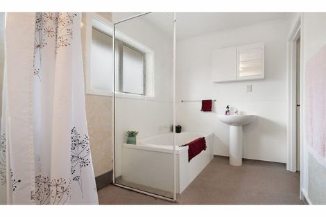 Photo of property in 60 Bournemouth Crescent, Aranui, Christchurch, 8061