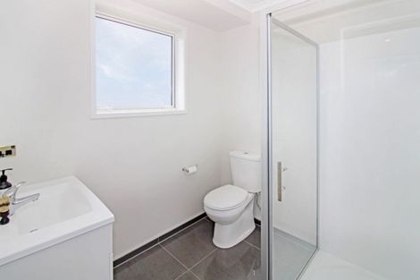 Photo of property in 1 Ongarui Close, Whalers Gate, New Plymouth, 4310