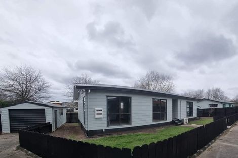 Photo of property in 1/11 Blackgate Place, Weymouth, Auckland, 2103