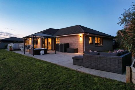 Photo of property in 10 Aqua Way, Paraparaumu, 5032