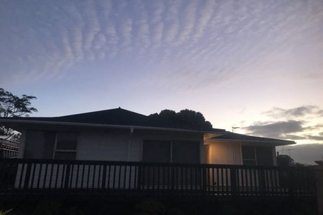 Photo of property in 11 Heathberry Close, Papatoetoe, Auckland, 2025