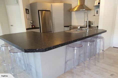 Photo of property in 76 Blue Gum Place, New Brighton, Christchurch, 8083