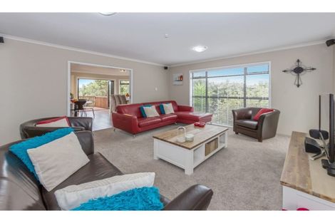 Photo of property in 9 Kingtide Place, Red Beach, 0932