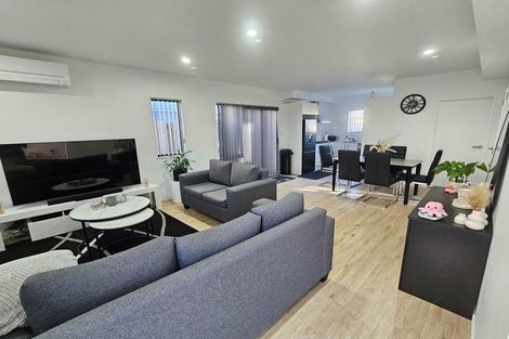 Photo of property in 12 Eileen Newey Place, Henderson, Auckland, 0612