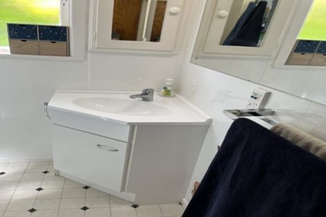 Photo of property in 19 Seddon Street, Carterton, 5713