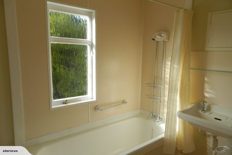 Photo of property in 58 Mountain Road, Henderson Valley, Auckland, 0612