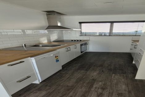 Photo of property in 76b Eliot Street, New Plymouth, 4310