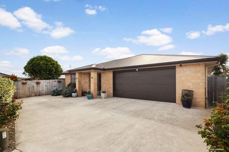Photo of property in 14 Ripple Grove, Waiuku, 2123