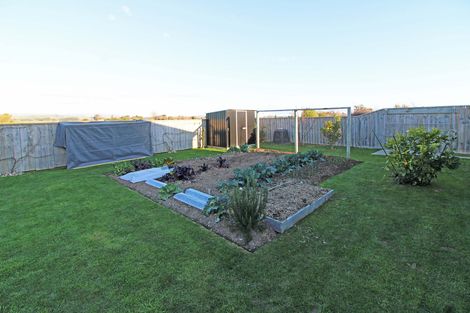 Photo of property in 28 Feist Street, Carterton, 5713