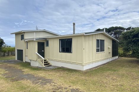 Photo of property in 12 Point Road, Mokau, 4376