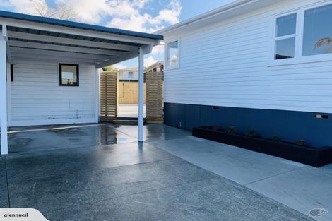 Photo of property in 2 Justin Place, Te Atatu Peninsula, Auckland, 0610