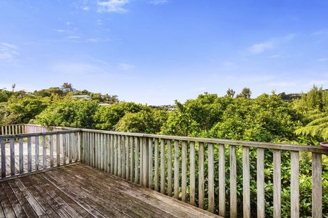 Photo of property in 32b Cheltenham Terrace, Newlands, Wellington, 6037