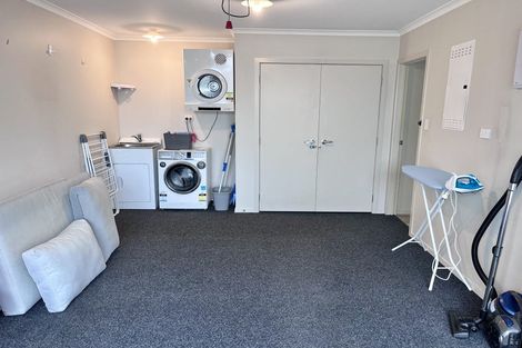 Photo of property in 2/50 Banbury Crescent, Fairfield, Hamilton, 3214