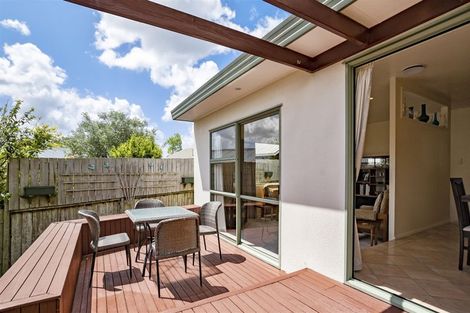 Photo of property in 1/11 Bronzewing Terrace, Unsworth Heights, Auckland, 0632